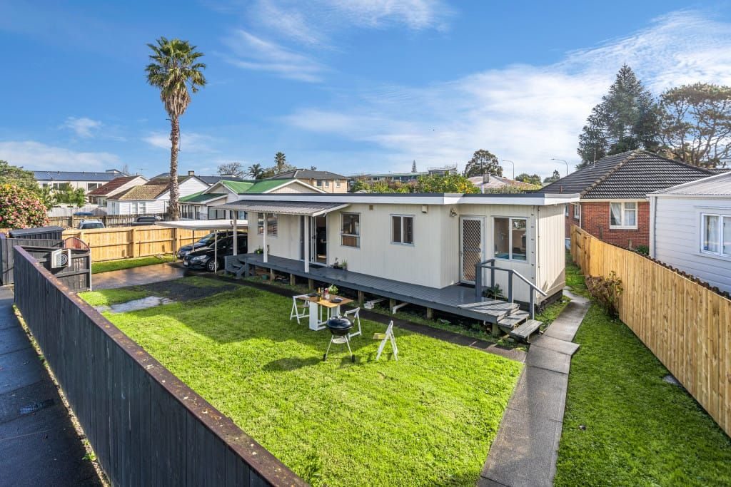 1 Ash Street, Avondale, Auckland - Carousel 2
