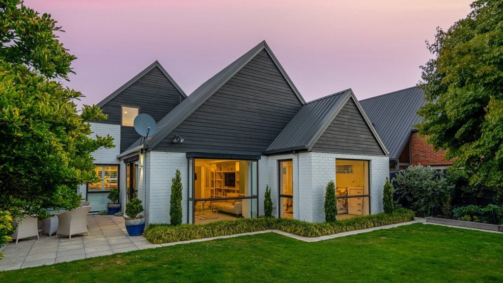 6B Highgate Avenue, Merivale, Christchurch - Carousel 1