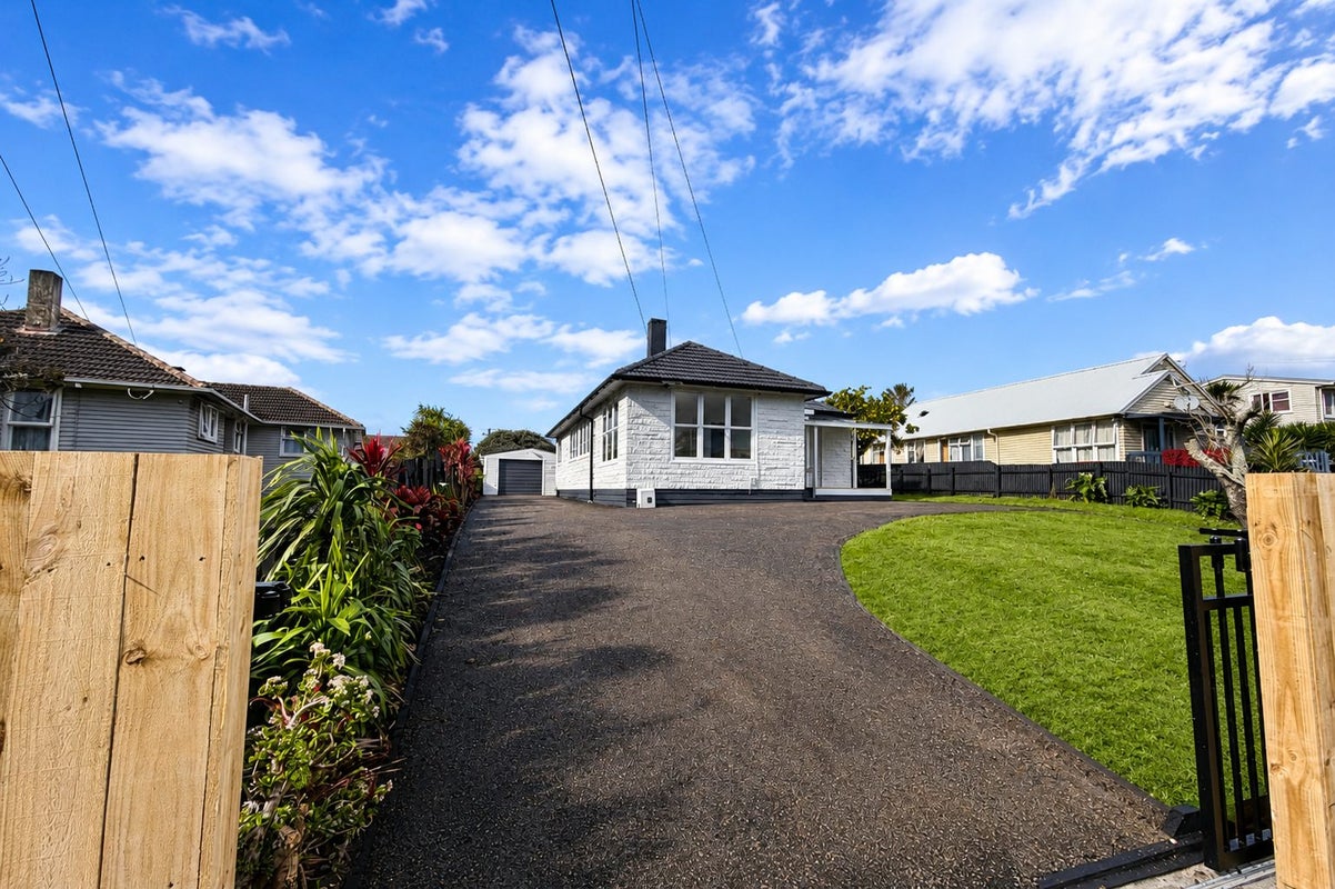 7 Hope Place, Otara, Auckland - Carousel 2