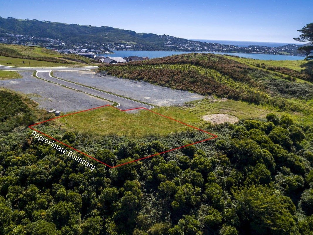 8 Paul Adams Way, Aotea, Porirua - Carousel 1