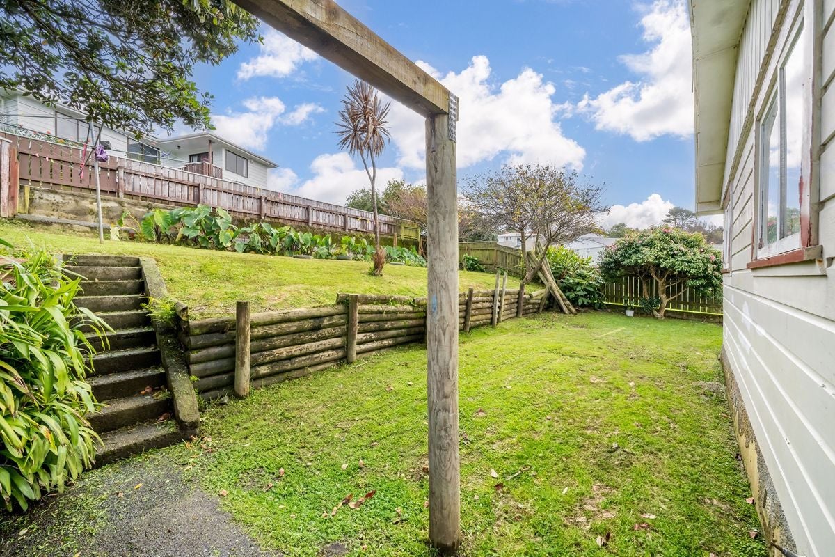 39 Beaumaris Crescent, Ascot Park, Porirua - Carousel 21