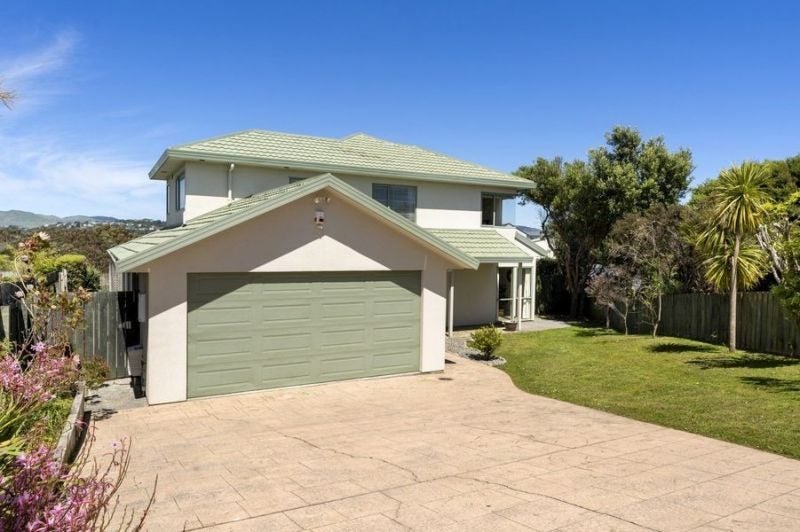 5 Padstow Place, Camborne, Porirua - Carousel 2