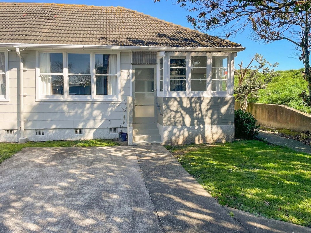 19 Ripeka Way, Moera, Lower Hutt - Carousel 2