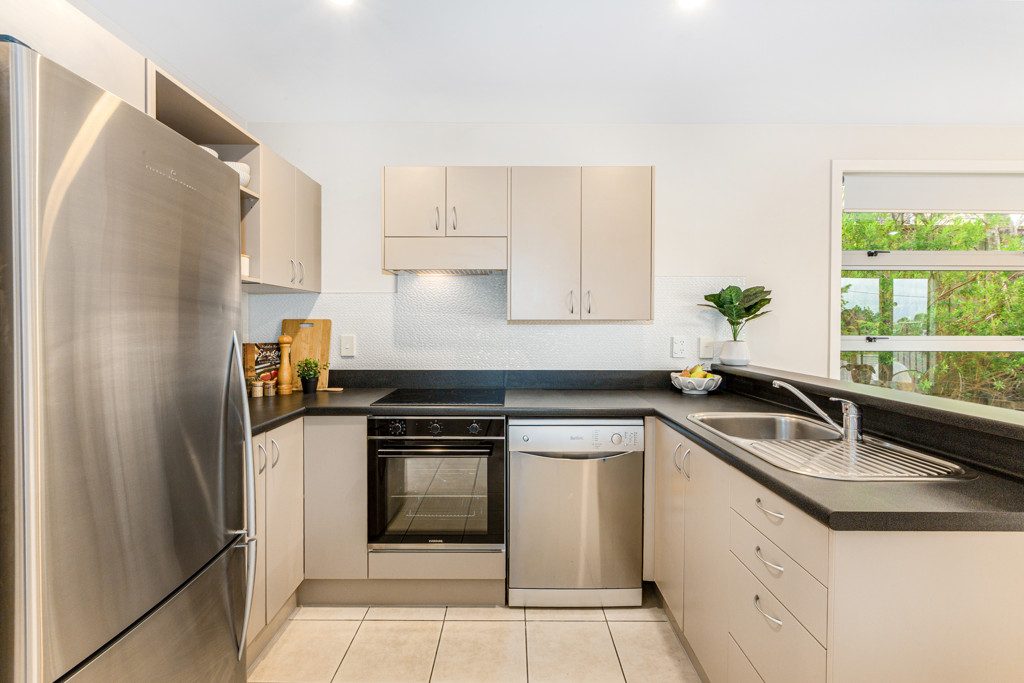 2A Hillary Street, Tawa, Wellington - Carousel 2