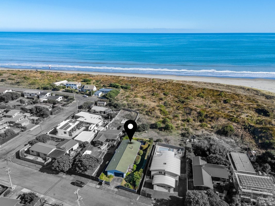 9 Moana Street, Otaki Beach, Otaki - Carousel 2