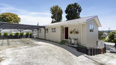18 Beswick Place, Birkdale, Auckland - Carousel 1