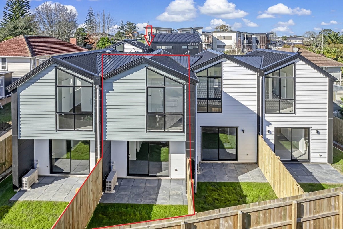 6/110 Kervil Avenue, Te Atatu Peninsula, Auckland - Carousel 2