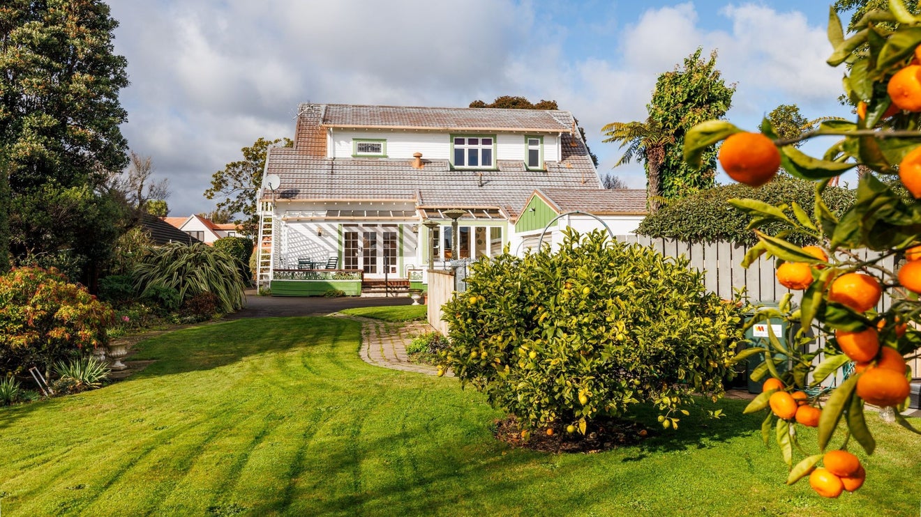 155 Park Road, West End, Palmerston North - Carousel 1