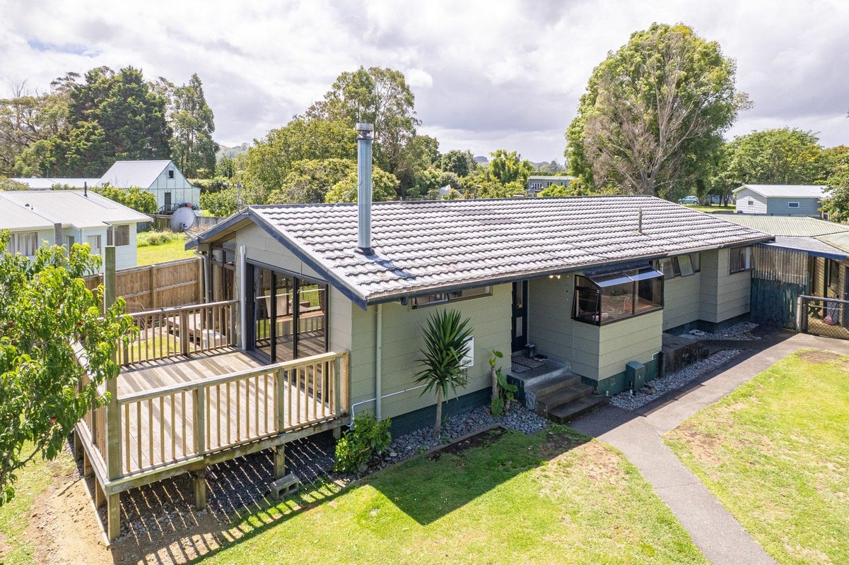 54 Wembley Place, Whanganui East, Whanganui - Carousel 1