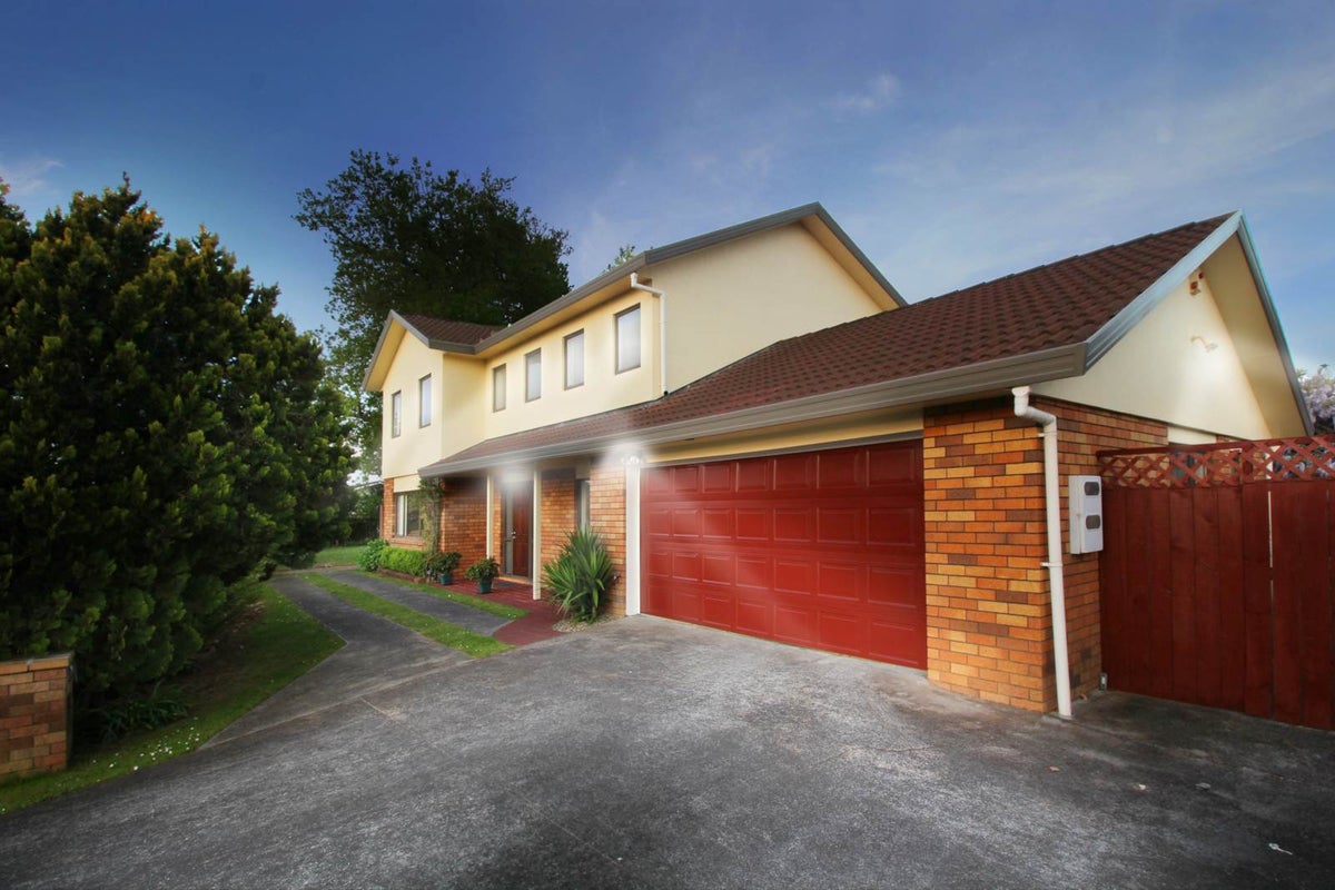 17 Dennis Avenue, Hillpark, Auckland - Carousel 1
