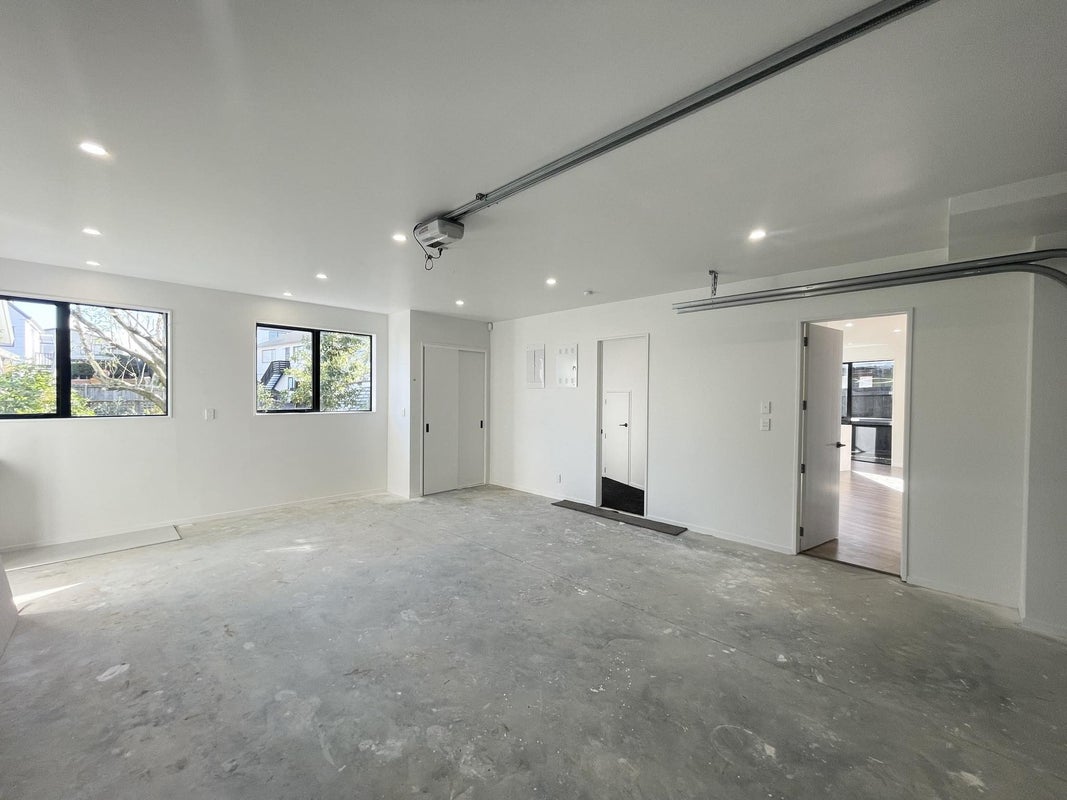 26B Sandgate Avenue, Botany Downs, Auckland - Carousel 19