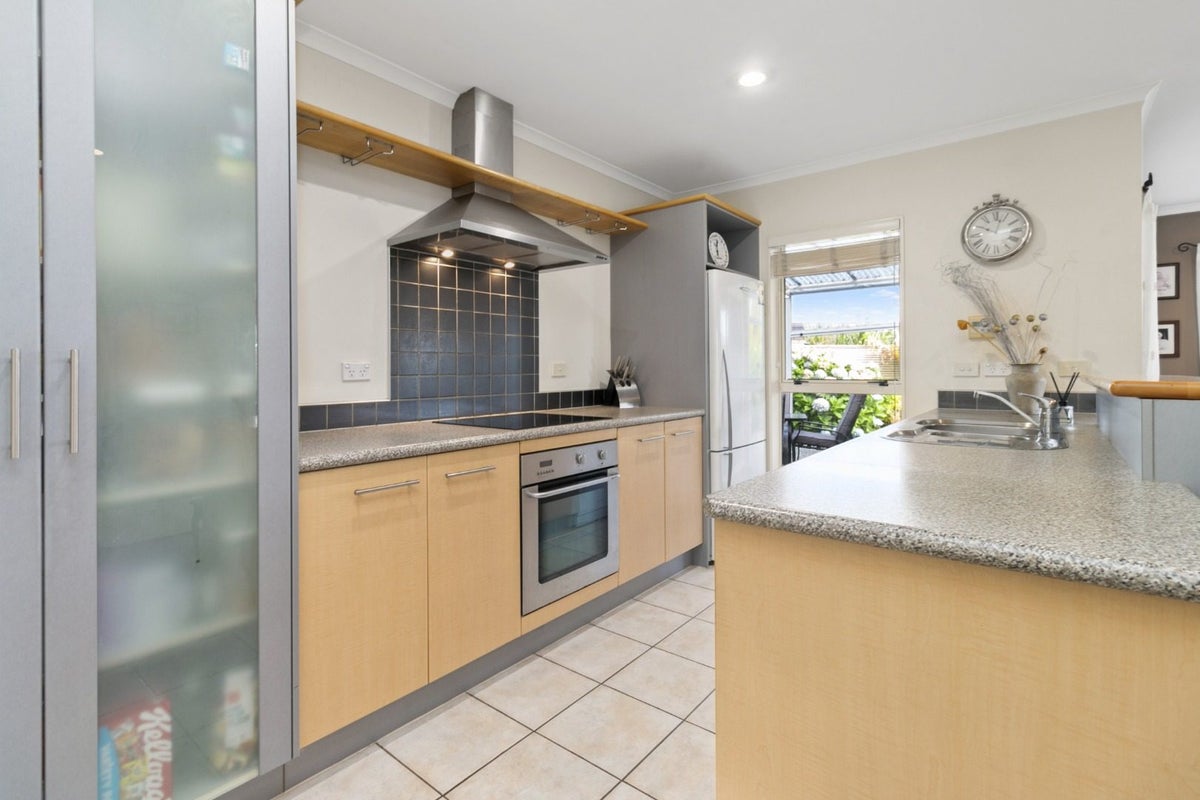 154 Wattle Farm Road, Wattle Downs, Auckland - Carousel 2