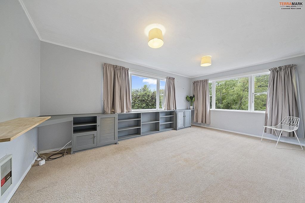 4A Deller Grove, Silverstream, Upper Hutt - Carousel 2