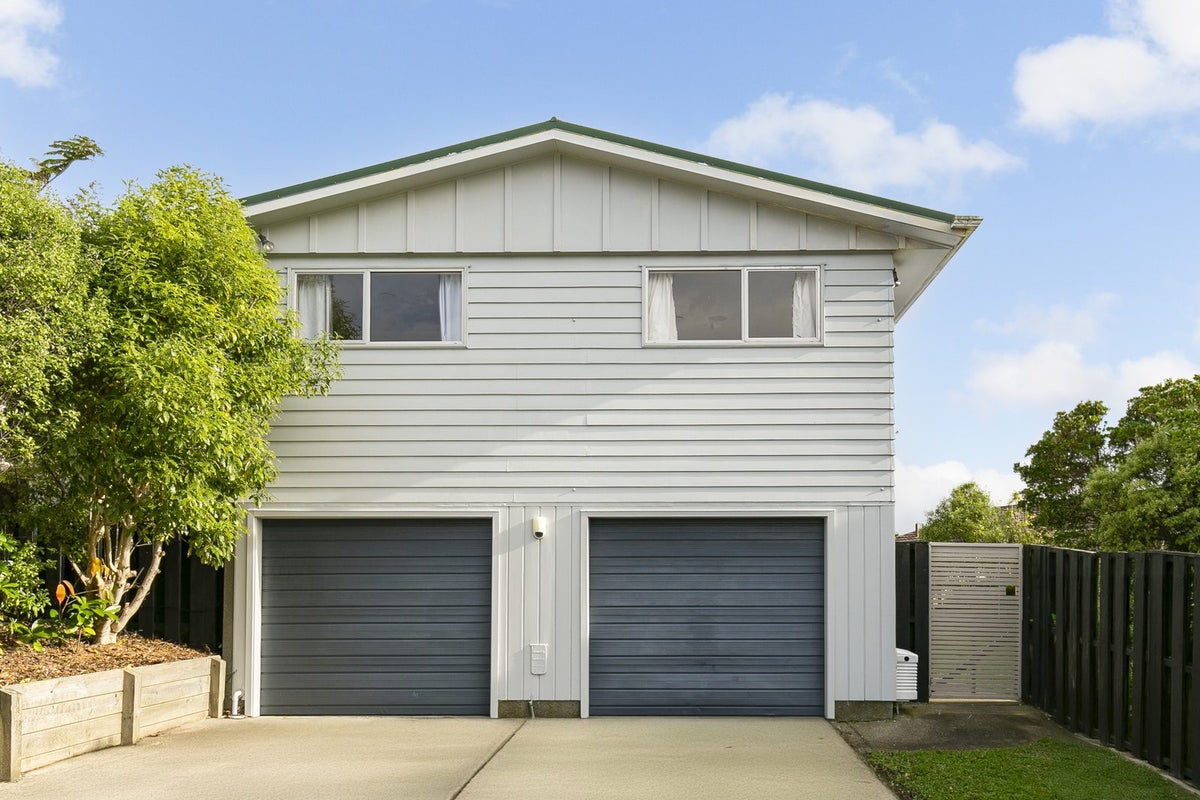 65 Baylands Drive, Newlands, Wellington - Carousel 1