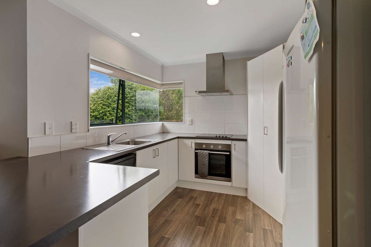 18 Tamworth Place, Gate Pa, Tauranga - Carousel 2
