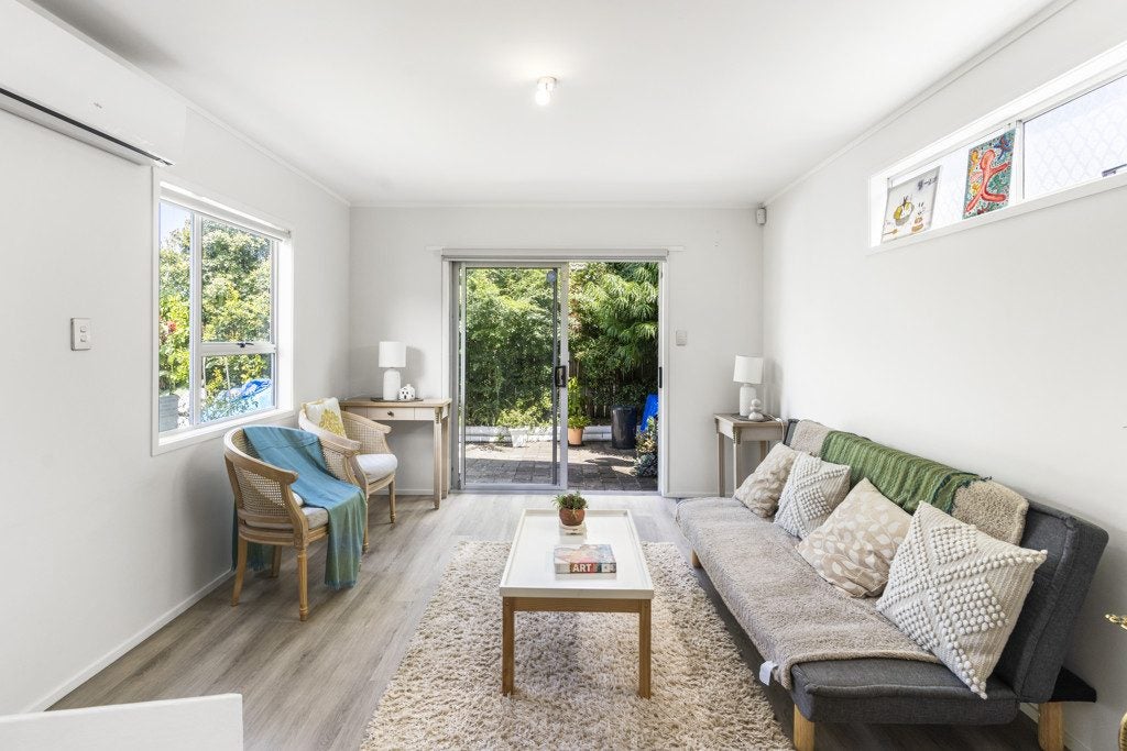 183C Hendon Avenue, Mount Albert, Auckland - Carousel 1