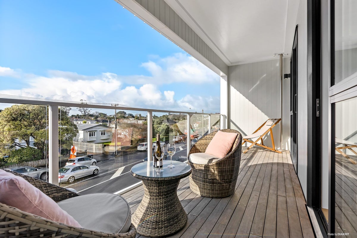 107/987 Mount Eden Road, Three Kings, Auckland - Carousel 1