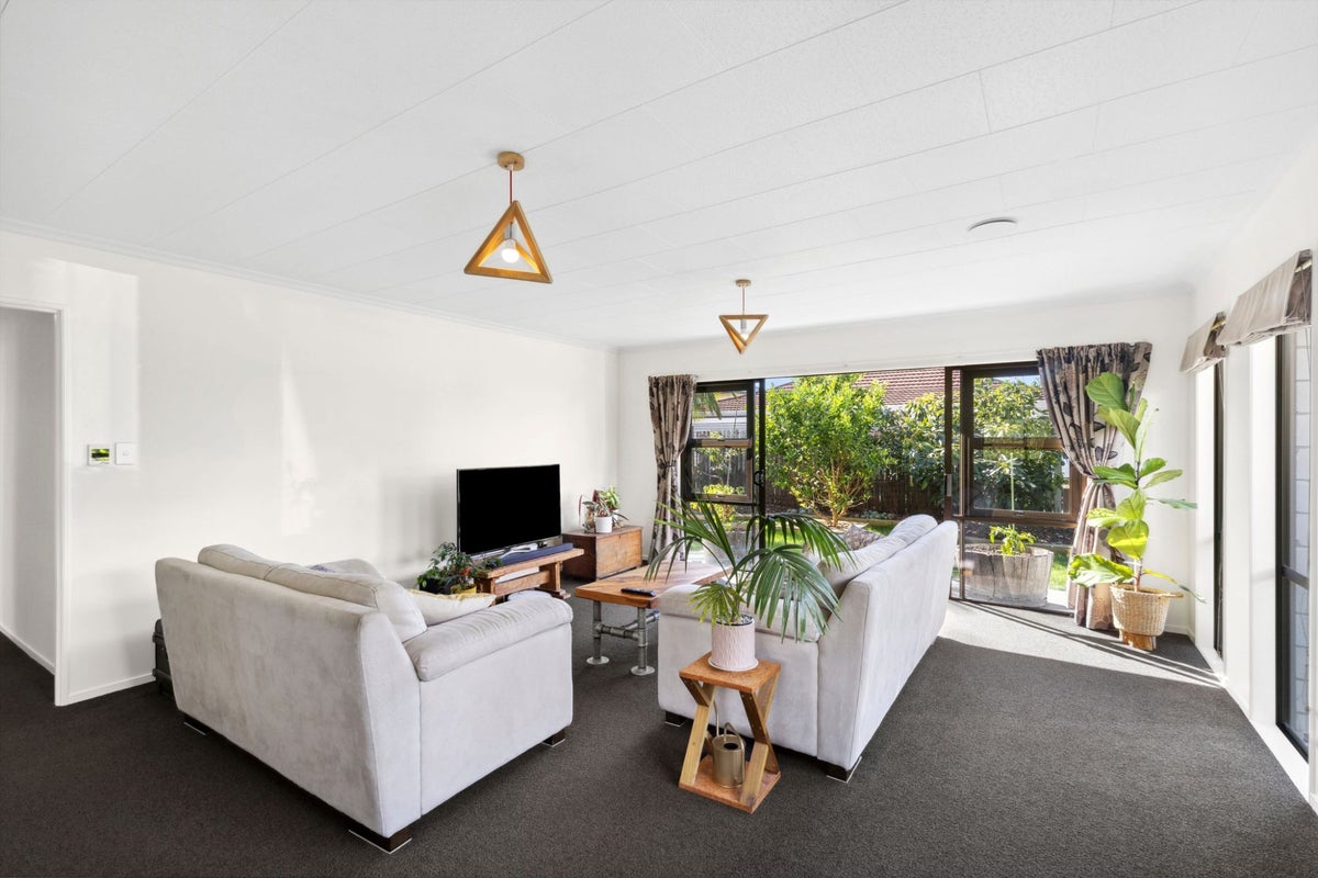 7 Sovereign Street, The Wood, Nelson - Carousel 1