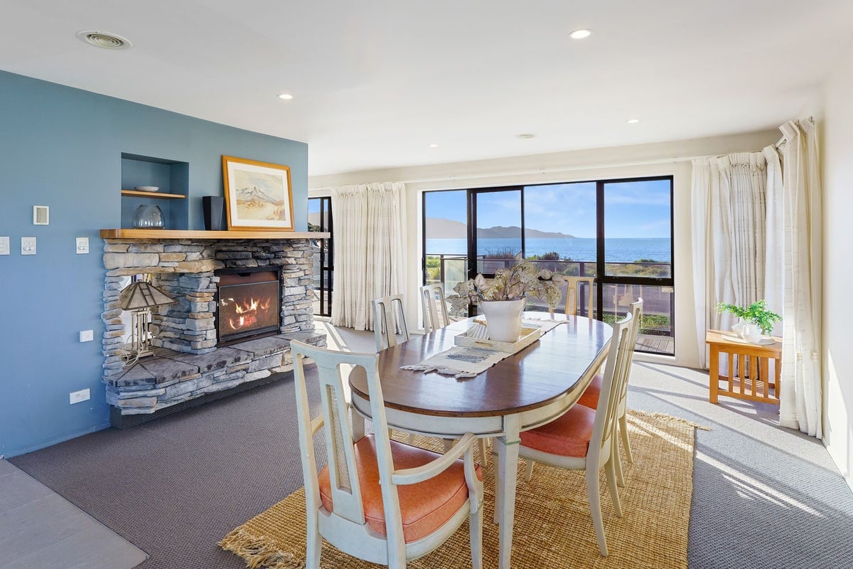 31 Oratia Street, Waikanae Beach, Waikanae - Carousel 2