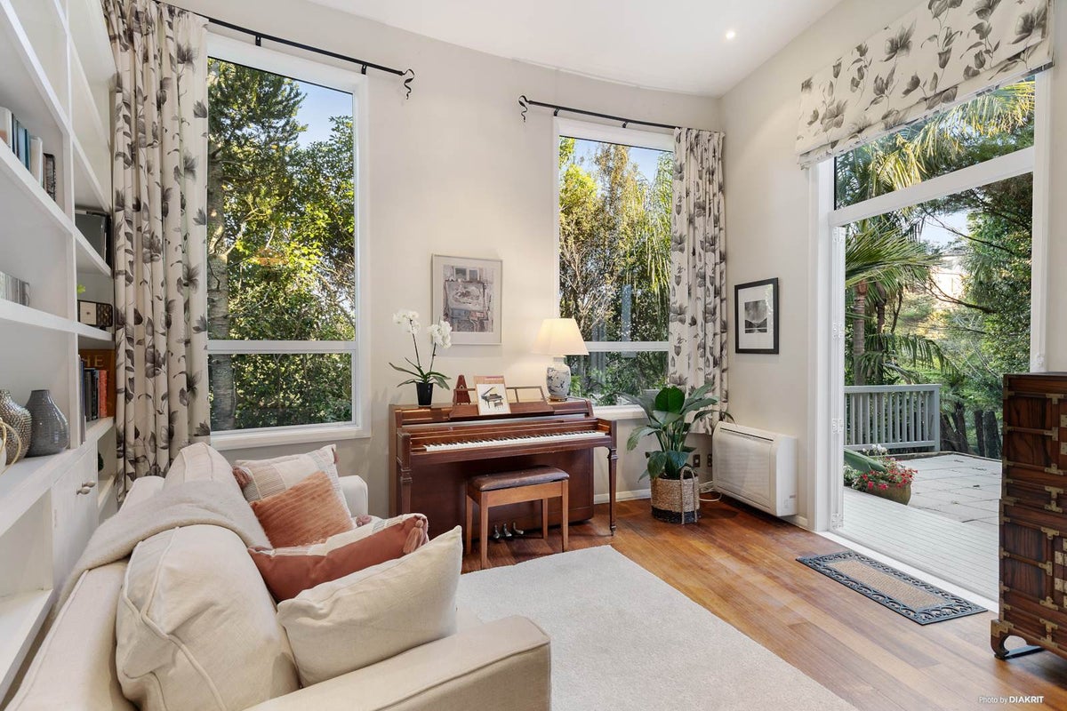 97 Braemar Road, Castor Bay, Auckland - Carousel 2