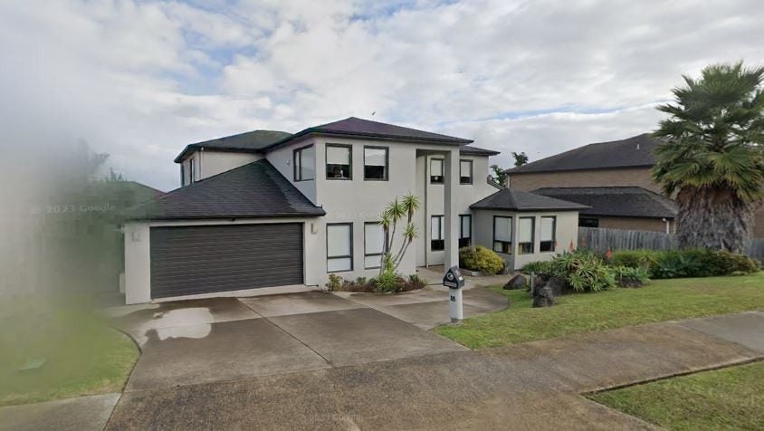 16 Keating Rise, Northcross, Auckland - Carousel 1