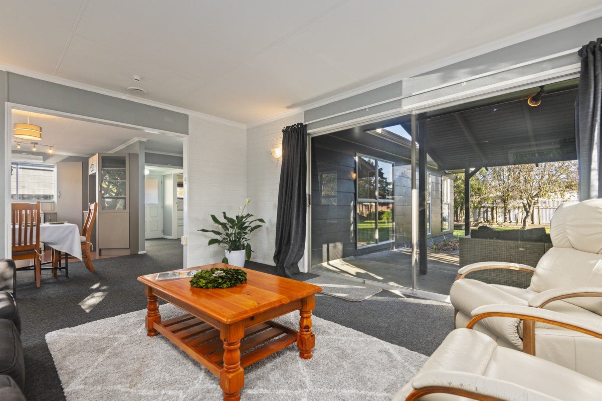 17 Wyndham Street, Awapuni, Palmerston North - Carousel 1