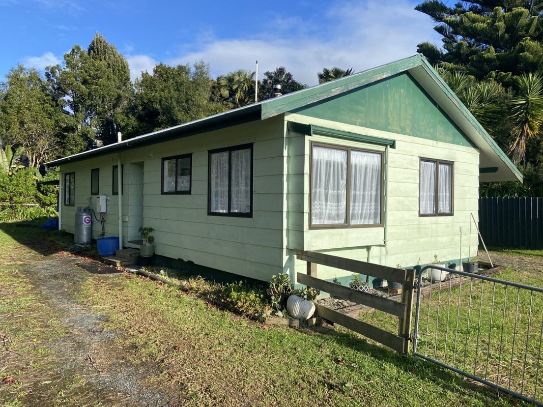 1 Gladstone Street, Te Kuiti - Carousel 1