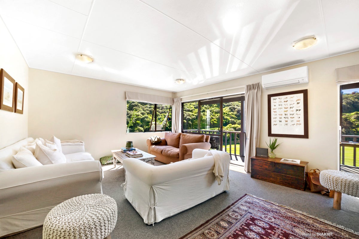 117 Houghton Bay Road, Houghton Bay, Wellington - Carousel 1