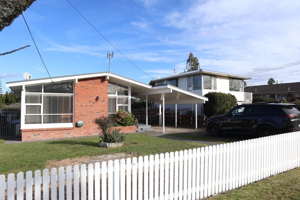 55 Tirimoana Road, Te Atatu South, Auckland - Carousel 14