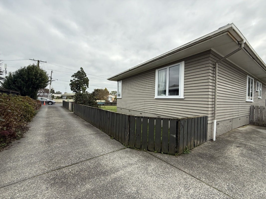 4 Tomin Road, Glenview, Hamilton - Carousel 8