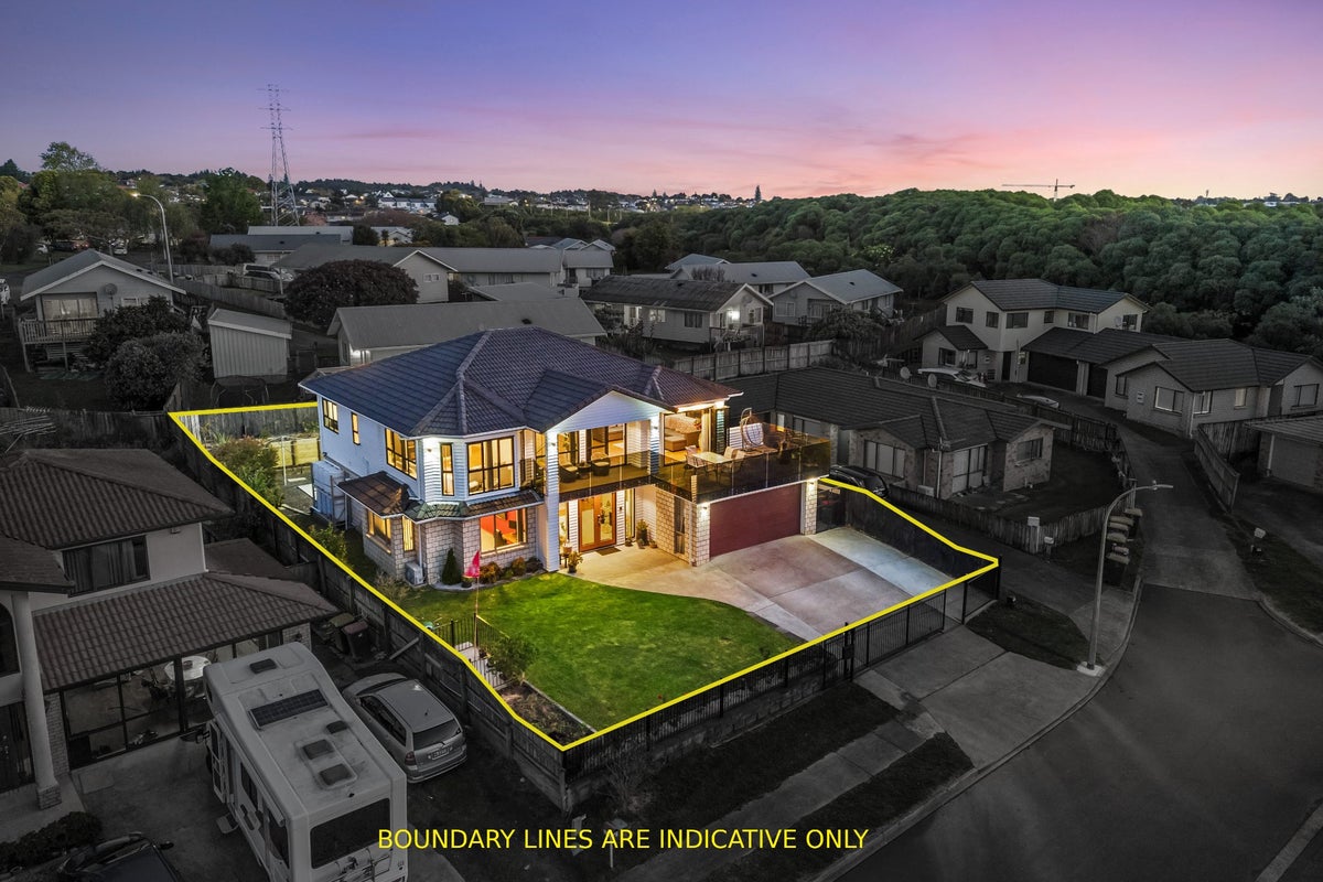 8 Mediterranean Way, Goodwood Heights, Auckland - Carousel 2