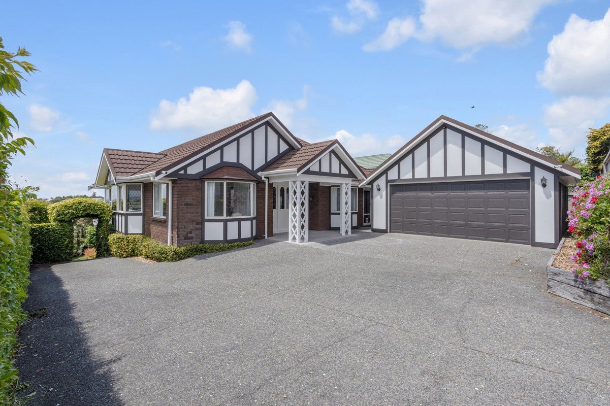 2/40 Cook Street, Howick, Auckland - Carousel 2