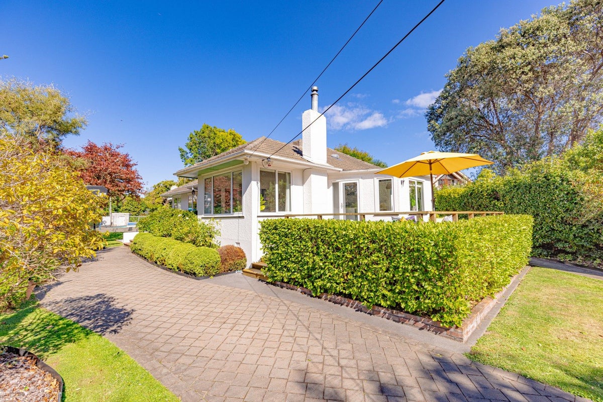 14 Oakland Avenue, Saint Johns Hill, Whanganui - Carousel 1