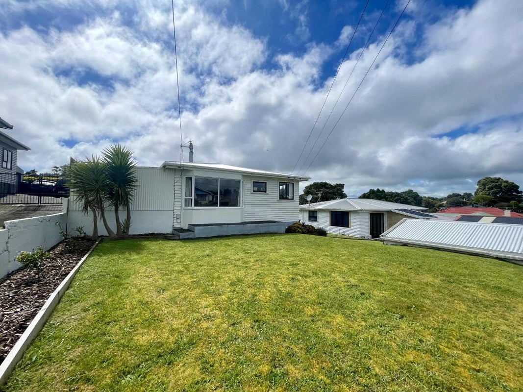 125 Pioneer Road, Moturoa, New Plymouth - Carousel 2