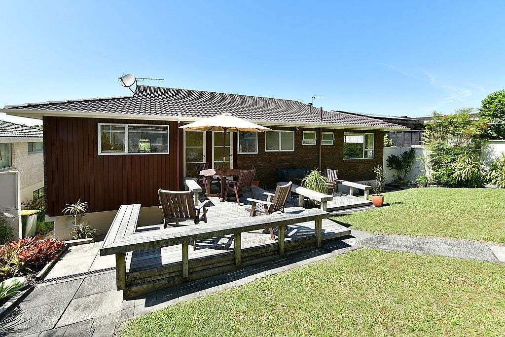 44 Ravenwood Drive, Forrest Hill, Auckland - Carousel 1