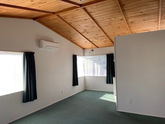 27A Tuhikaramea Road, Dinsdale, Hamilton - Carousel 2