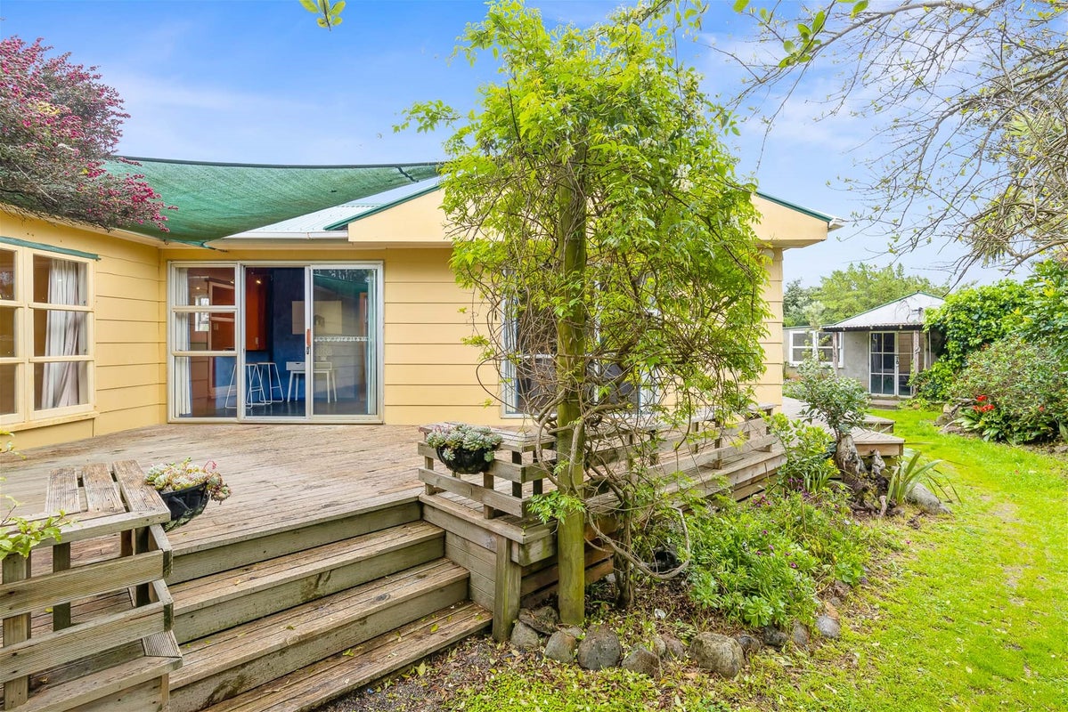 7 Gawler Street, Te Horo Beach - Carousel 1