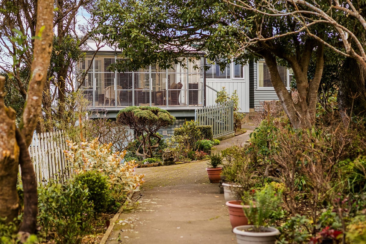 2 Zetland Street, Highbury, Wellington, Wellington - Carousel 1