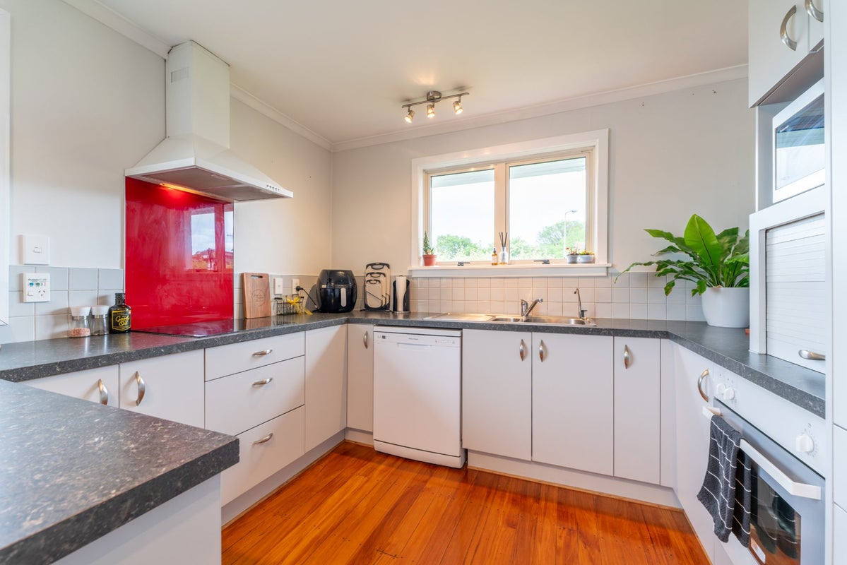 7 Ashbury Avenue, Waimataitai, Timaru - Carousel 2