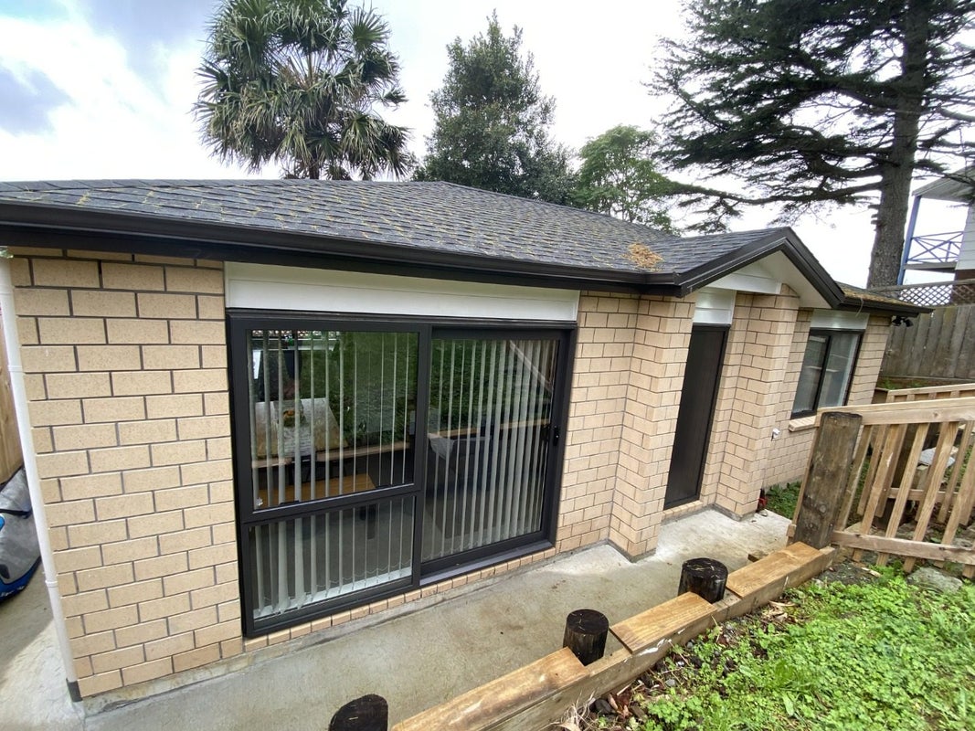 6 Tilia Place, Totara Heights, Auckland - Carousel 1
