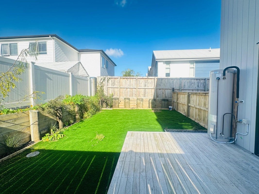 14/25 Titoki Street, Te Atatu Peninsula, Auckland - Carousel 2
