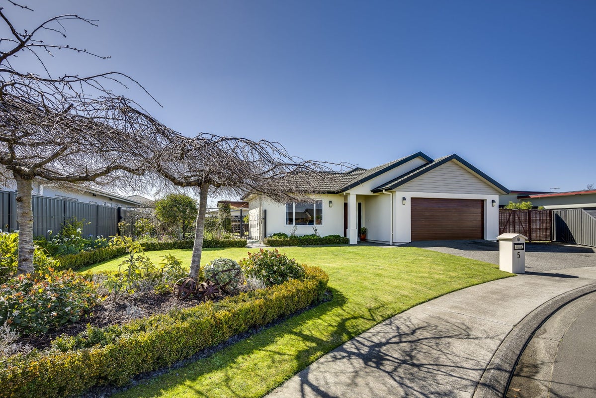 5 Waimea Way, Poraiti, Napier - Carousel 1