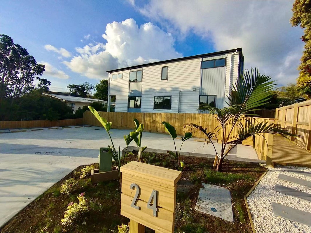 24 Cosy Place, Howick, Auckland - Carousel 2