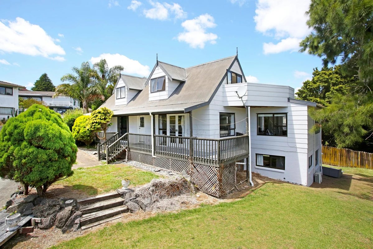 26 Kingsclere Place, Goodwood Heights, Auckland - Carousel 1