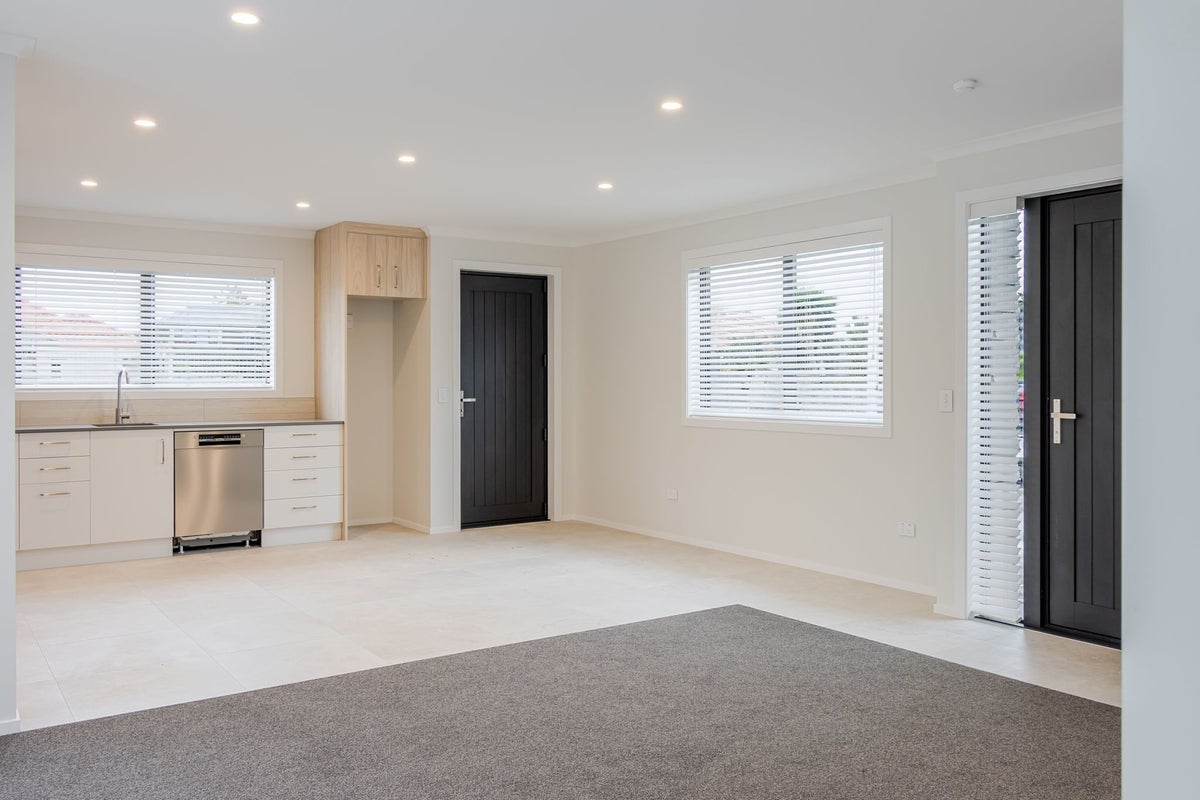 2 Fordyce Court, West End, Palmerston North - Carousel 2