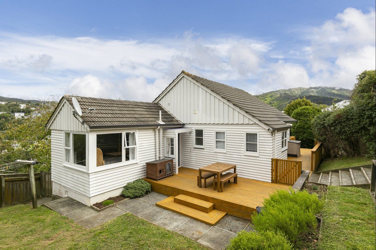 100 Curtis Street, Northland, Wellington - Carousel 1