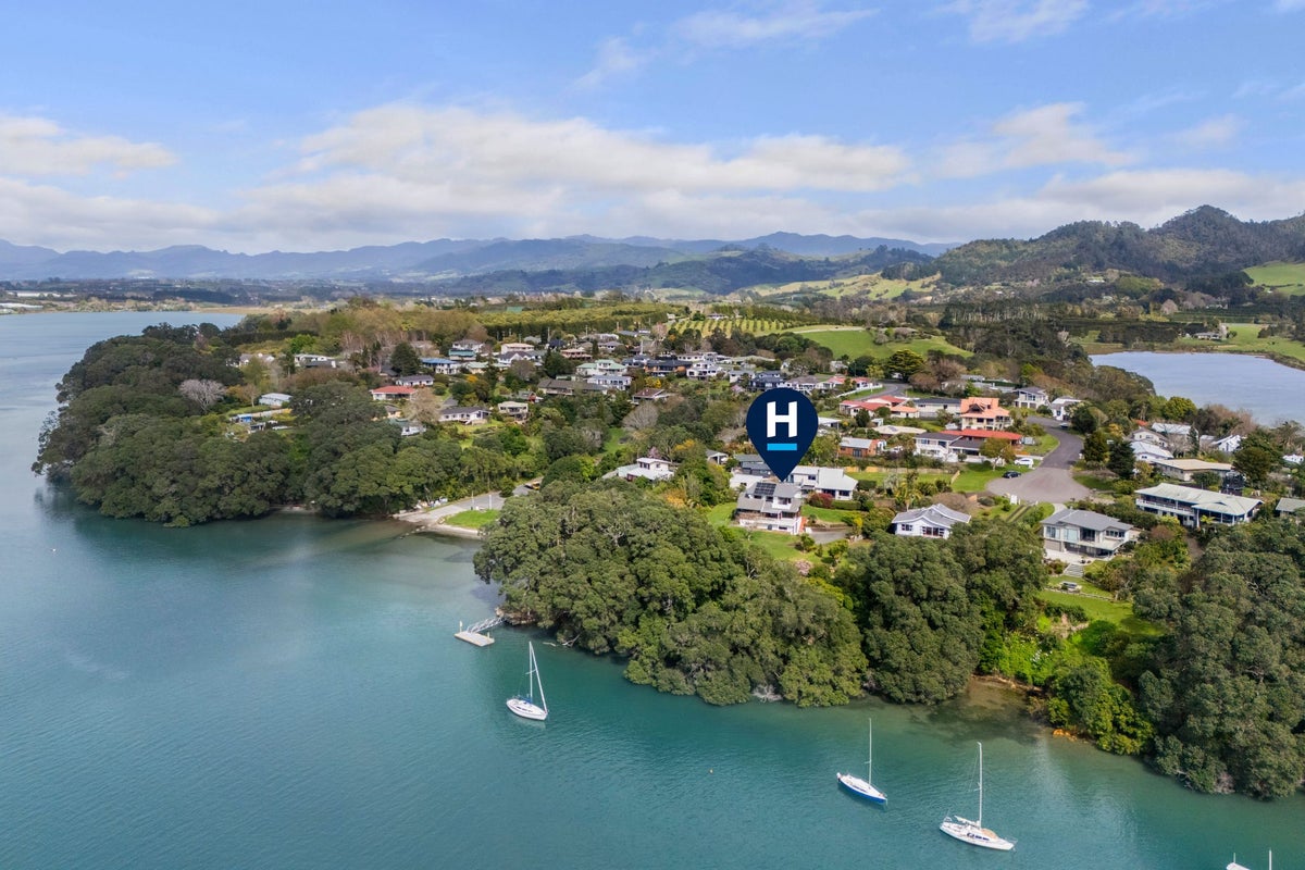 20 Giles Way, Tanners Point, Katikati - Carousel 17