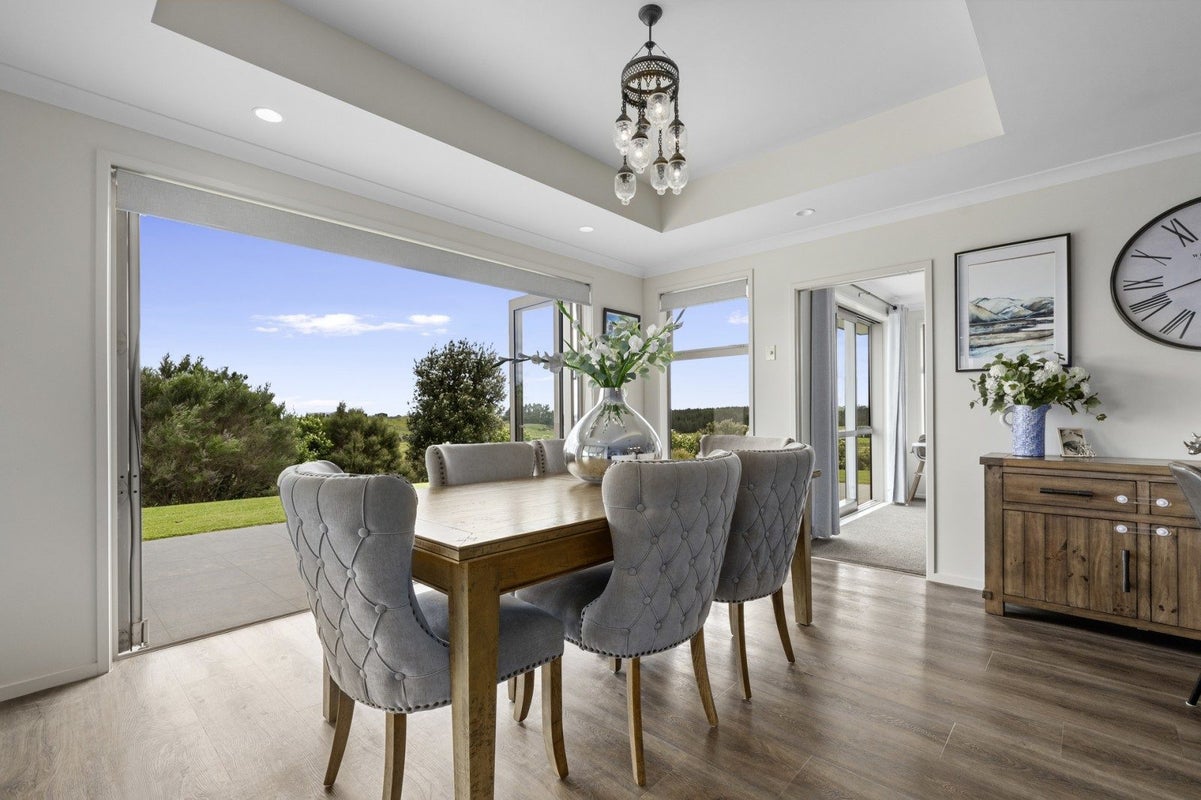 3 Betty May Drive, Pyes Pa, Tauranga - Carousel 2