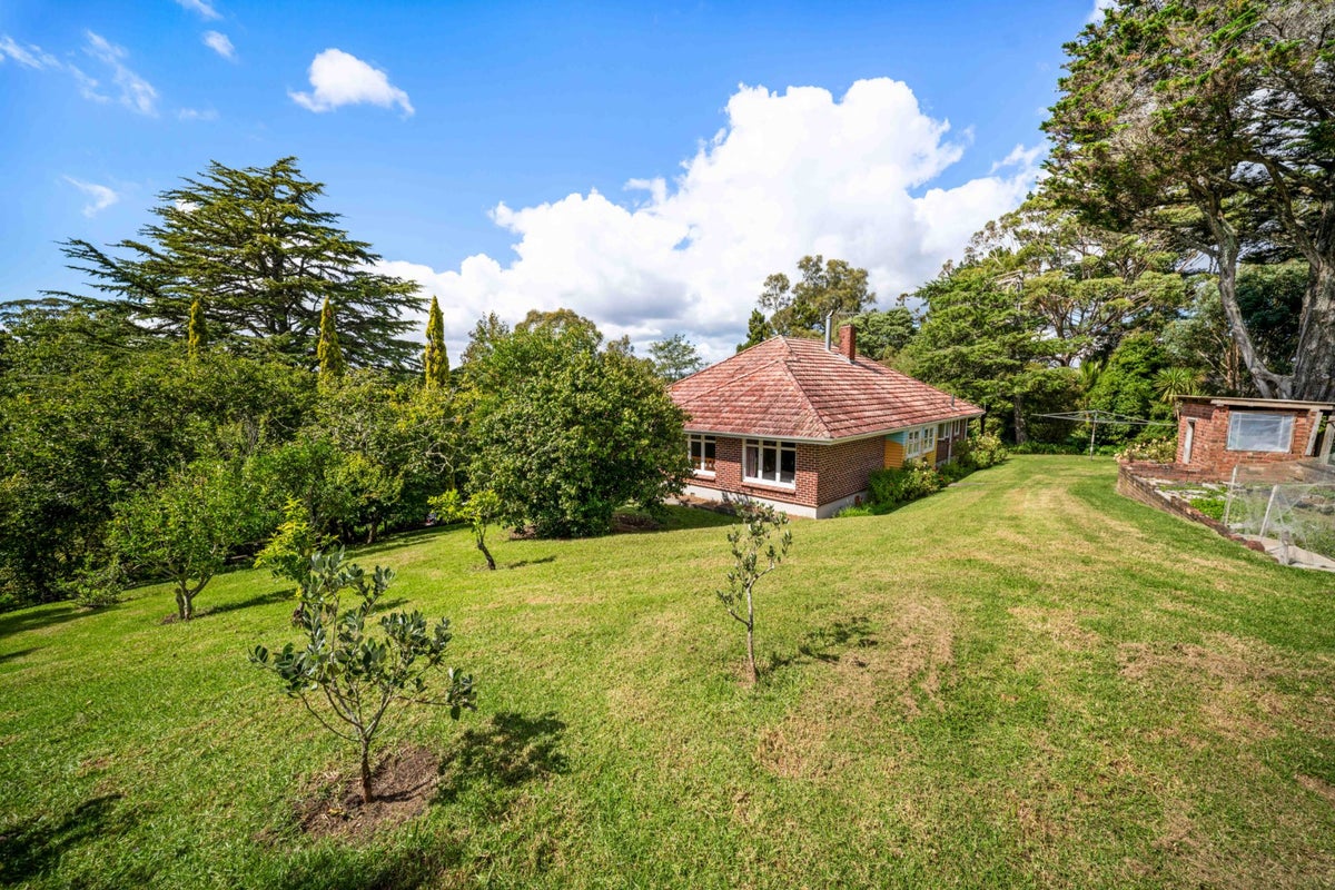 14 Vineyard Road, Henderson Valley, Auckland - Carousel 2