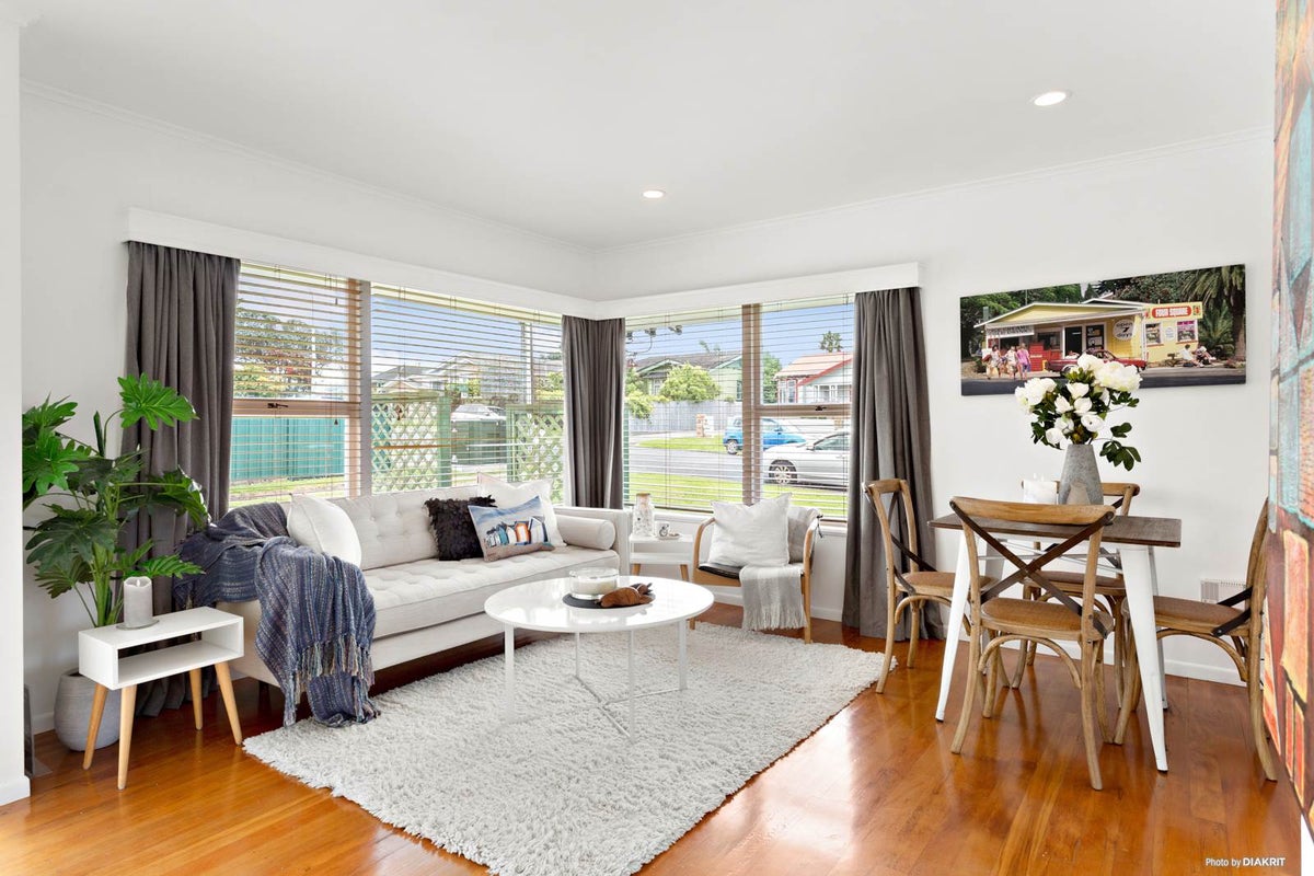 1/13 Creamer Avenue, Belmont, Auckland - Carousel 2